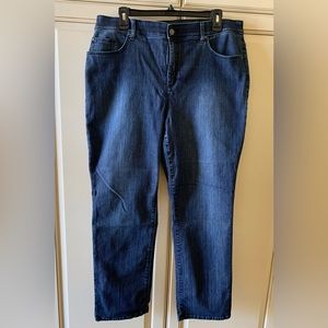 Chico’s FABULOUSLY SLIMMING 4-Way-Stretch Straight-Leg Jeans-Size 2.5